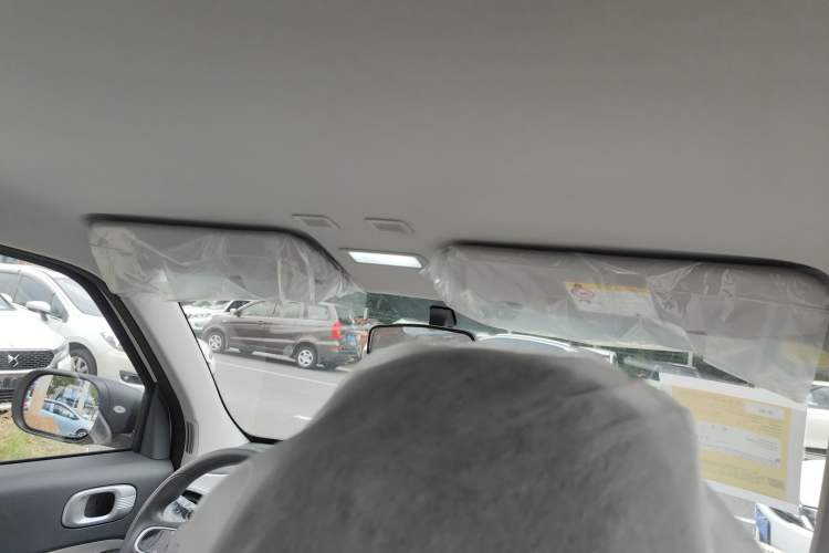 Used Geely Auto Panda 2025 210 km – Yuanqi Bear Interior 3