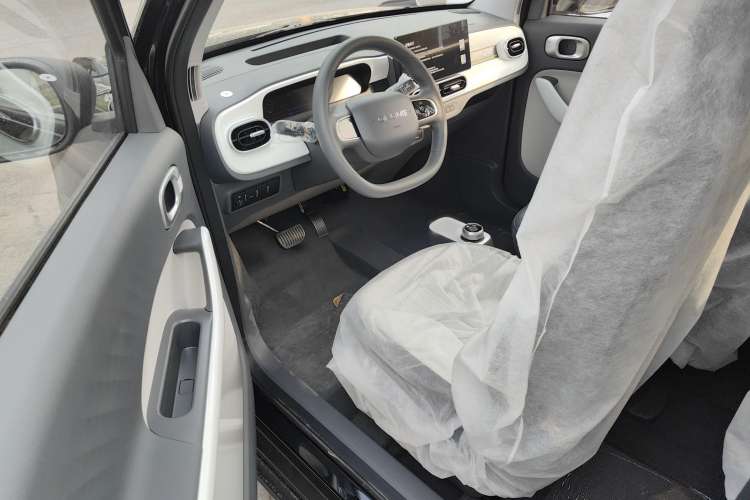 Used Geely Auto Panda 2025 210km Panda Kart Interior 3