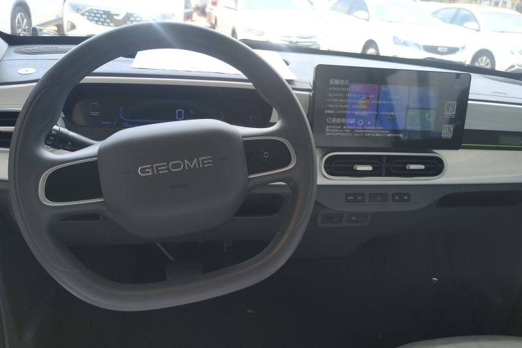 Used Geely Auto Panda 2025 210km Panda Kart Interior 3