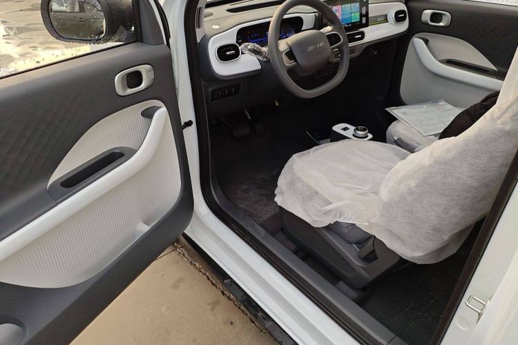 Used Geely Auto Panda 2025 210km Panda Rider Interior 3