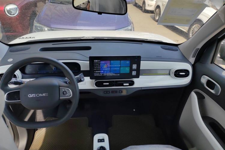 Used Geely Auto Panda 2025 210 km – Yuanqi Bear Interior 3