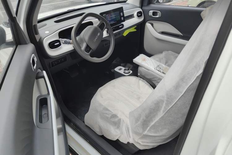 Used Geely Auto Panda 2025 210km Panda Kart Interior 4