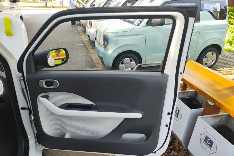 Used Geely Auto Panda 2025 210km Panda Rider Interior 5