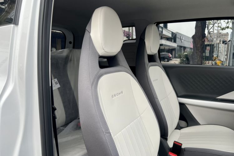 Used Geely Auto Panda 2025 210km Panda Kart Interior 6