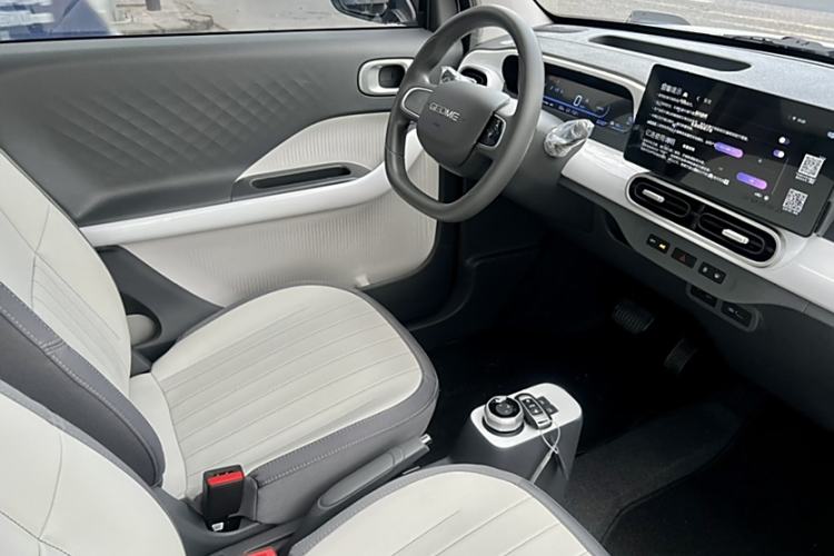 Used Geely Auto Panda 2025 210km Panda Kart Interior 7