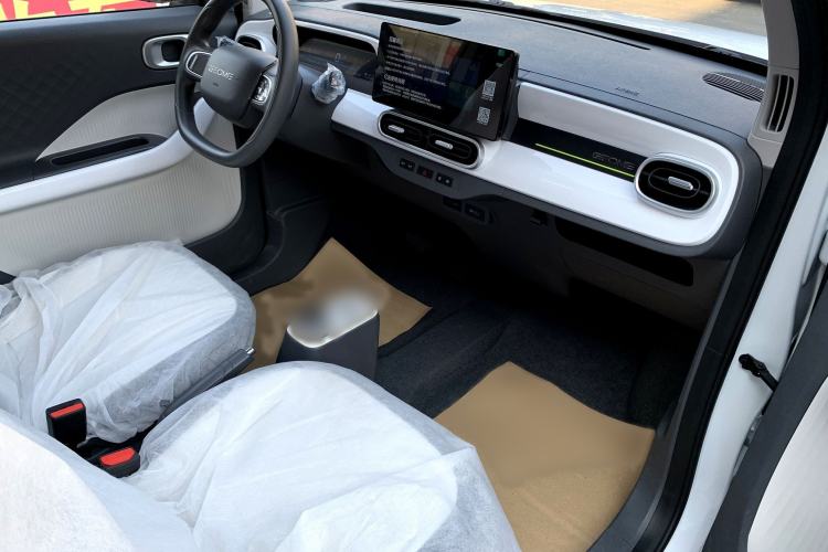 Used Geely Auto Panda 2025 210 km – Yuanqi Bear Interior 7