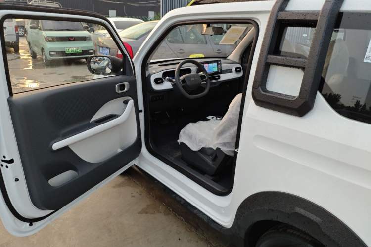Used Geely Auto Panda 2025 210km Panda Rider Interior 8