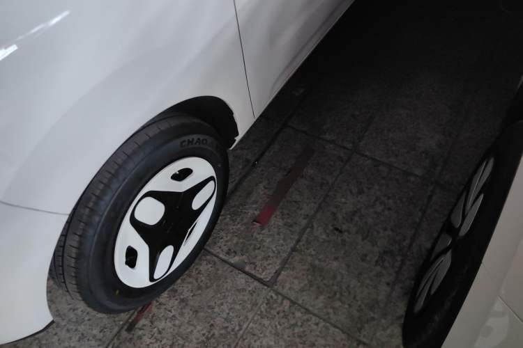 Used Geely Auto Panda 2025 210 km – Yuanqi Bear Left Front Wheel Hub
