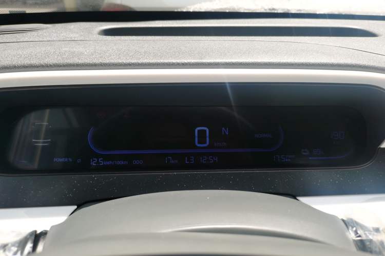 Used Geely Auto Panda 2025 210km Panda Kart Odometer Close Up