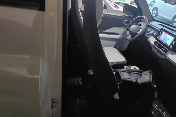 Used Geely Auto Panda 2025 210 km – Yuanqi Bear Right Front Seat