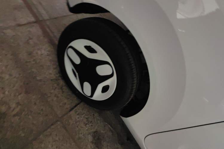 Used Geely Auto Panda 2025 210 km – Yuanqi Bear Right Rear Wheel Hub