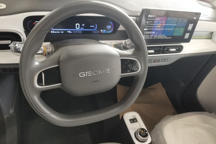 Used Geely Auto Panda 2025 210 km – Yuanqi Bear Steering Wheel