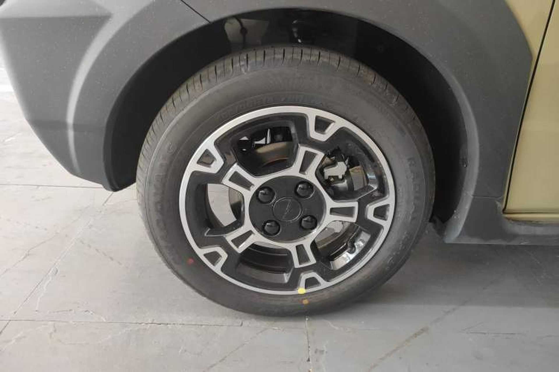 Used Geely Auto Panda 2025 210km Panda Rider Left Front Wheel Hub