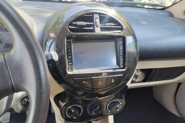 Used Geely Auto Panda Classic 2010 1.3L Manual Joyride Edition Audio And AC Panel