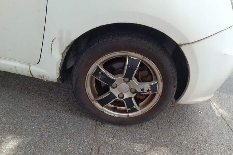 Used Geely Auto Panda Classic 2010 "Love Her" Edition 1.3L Automatic Luxury Version Right Front Wheel Hub