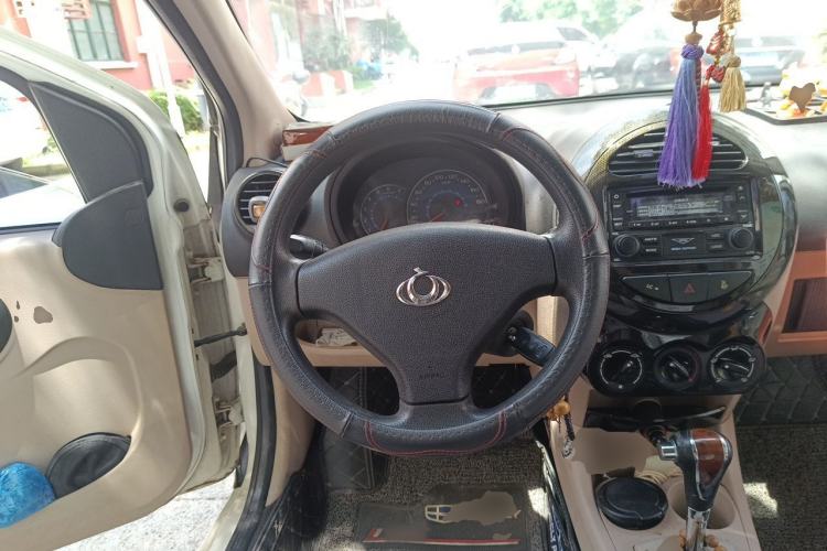 Used Geely Auto Panda Classic 2010 "Love Her" Edition 1.3L Automatic Luxury Version Steering Wheel