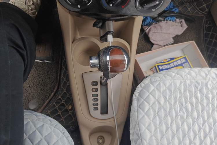 Used Geely Auto Panda Classic 2011 1.3L Automatic Luxury Model Gear Lever