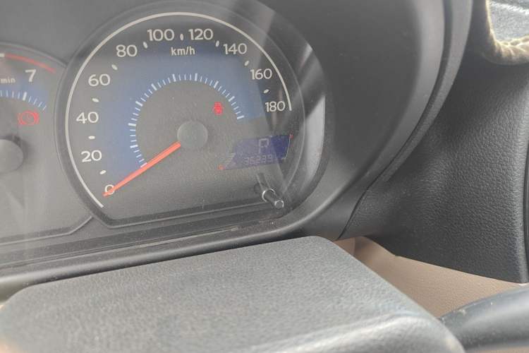 Used Geely Auto Panda Classic 2011 1.3L Automatic Luxury Model Odometer Close Up