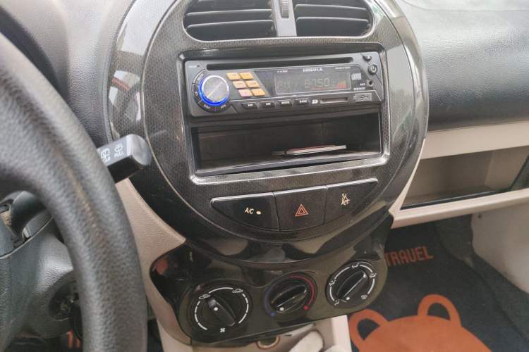 Used Geely Auto Panda Classic 2011 1.0L Manual Standard Edition Audio And AC Panel