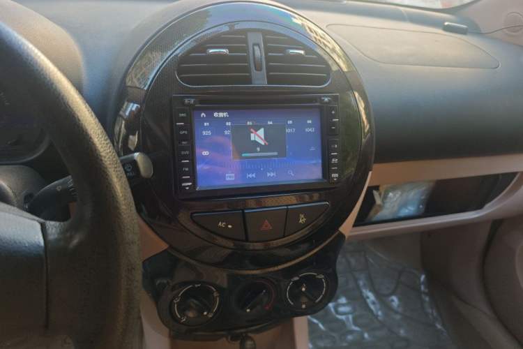 Used Geely Auto Panda Classic 2011 1.3L Manual Comfort II Audio And AC Panel