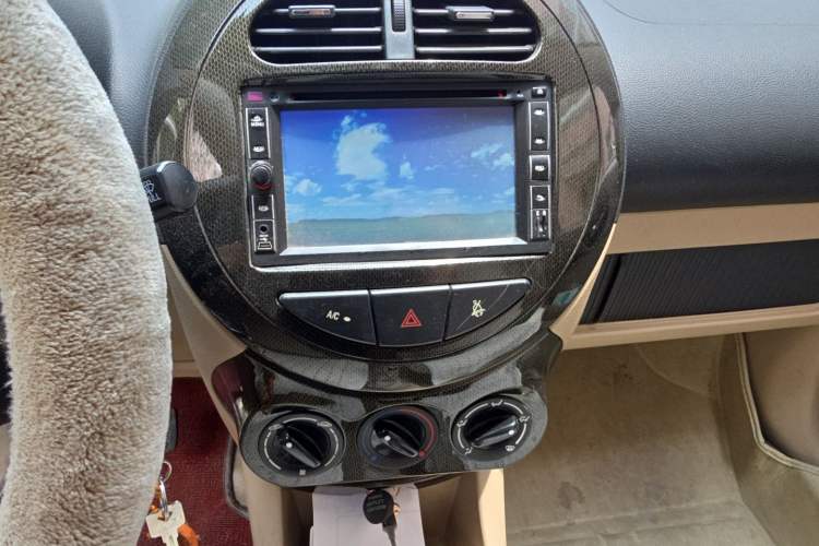 Used Geely Auto Panda Classic 2011 1.3L Manual Comfort Edition Audio And AC Panel