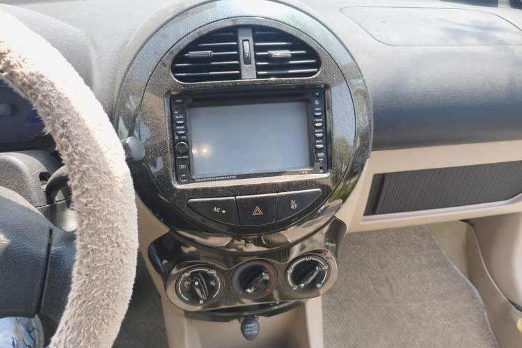 Used Geely Auto Panda Classic 2011 1.3L Manual Comfort II Audio And AC Panel