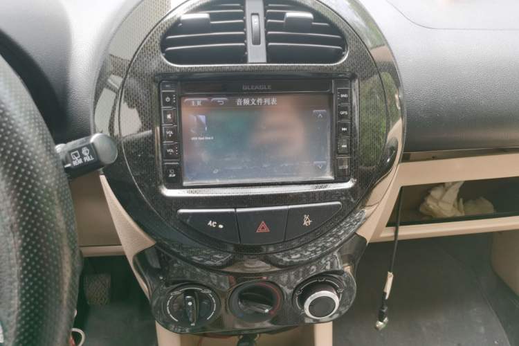 Used Geely Auto Panda Classic 2011 1.3L Manual Comfort II Audio And AC Panel