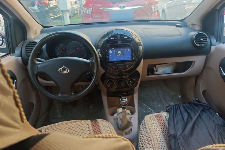 Used Geely Auto Panda Classic 2011 1.3L Manual Comfort II Center Console