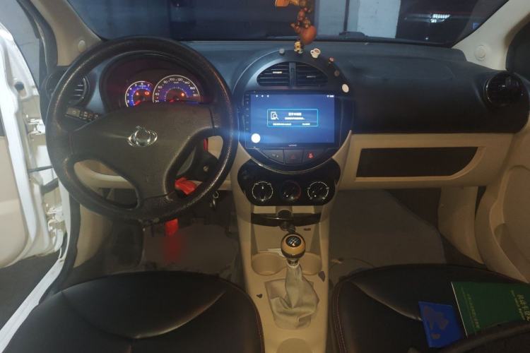 Used Geely Auto Panda Classic 2011 1.3L Manual Comfort II Center Console