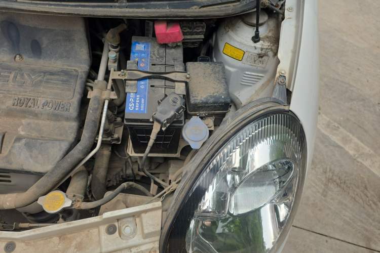 Used Geely Auto Panda Classic 2011 1.3L Manual Comfort Edition Engine Bay Left