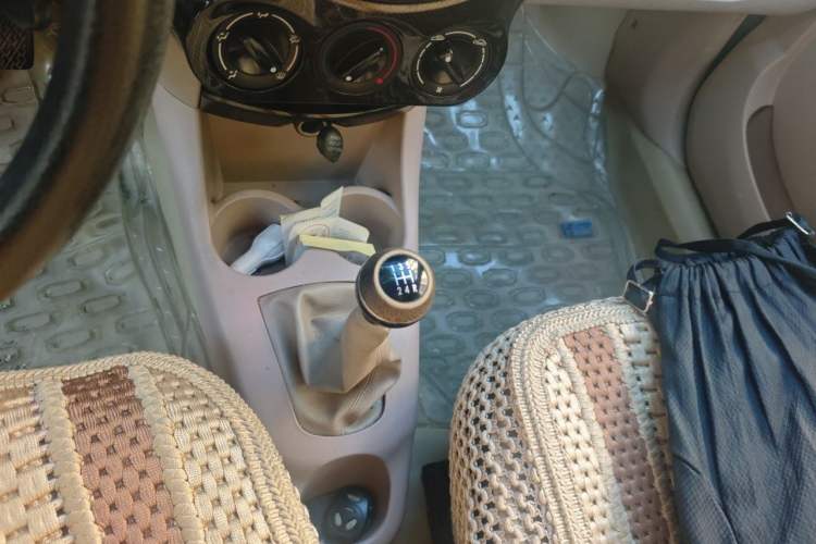 Used Geely Auto Panda Classic 2011 1.3L Manual Comfort II Gear Lever