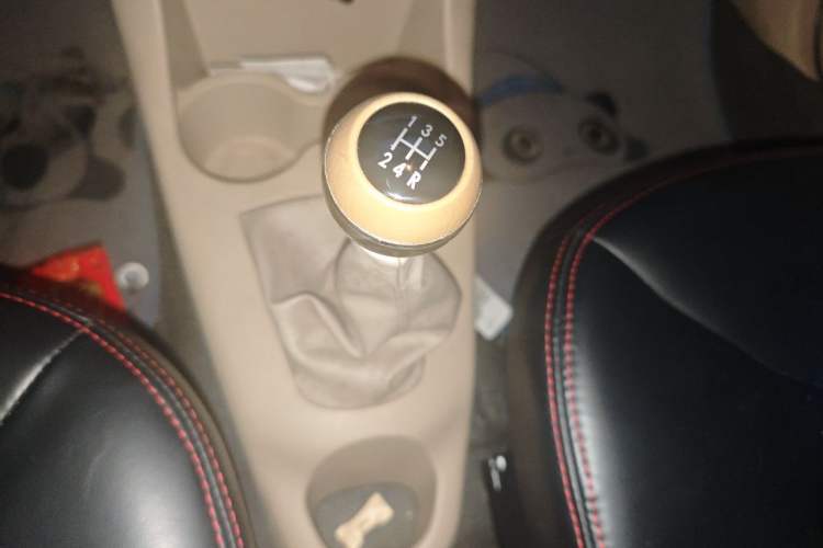 Used Geely Auto Panda Classic 2011 1.3L Manual Comfort II Gear Lever
