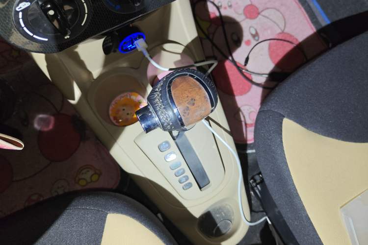 Used Geely Auto Panda Classic 2011 1.3L Automatic Luxury Model Gear Lever