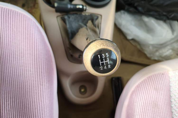 Used Geely Auto Panda Classic 2011 1.0L Manual Comfort II Gear Lever