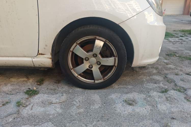 Used Geely Auto Panda Classic 2011 1.3L Manual Comfort II Right Front Wheel Hub