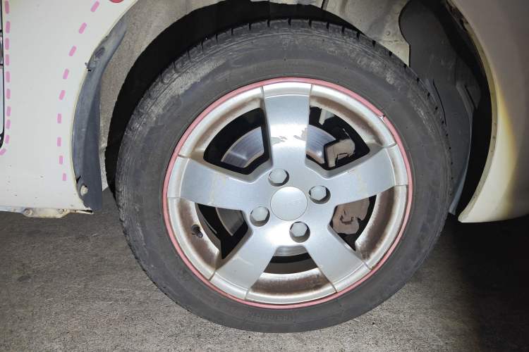 Used Geely Auto Panda Classic 2011 1.3L Automatic Luxury Model Right Front Wheel Hub
