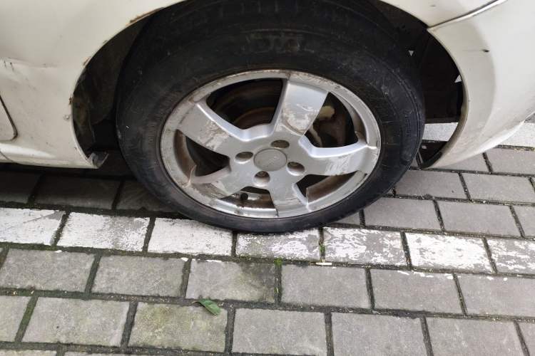 Used Geely Auto Panda Classic 2011 1.3L Automatic Luxury Model Right Front Wheel Hub