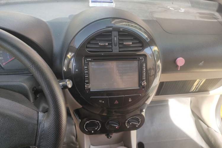 Used Geely Auto Panda Classic 2011 1.0L Manual Standard Edition Audio And AC Panel