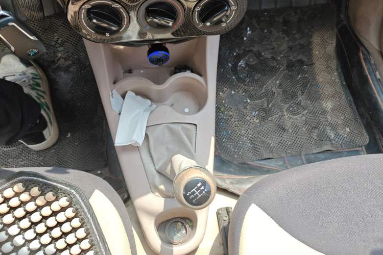 Used Geely Auto Panda Classic 2011 1.3L Manual Comfort II Gear Lever