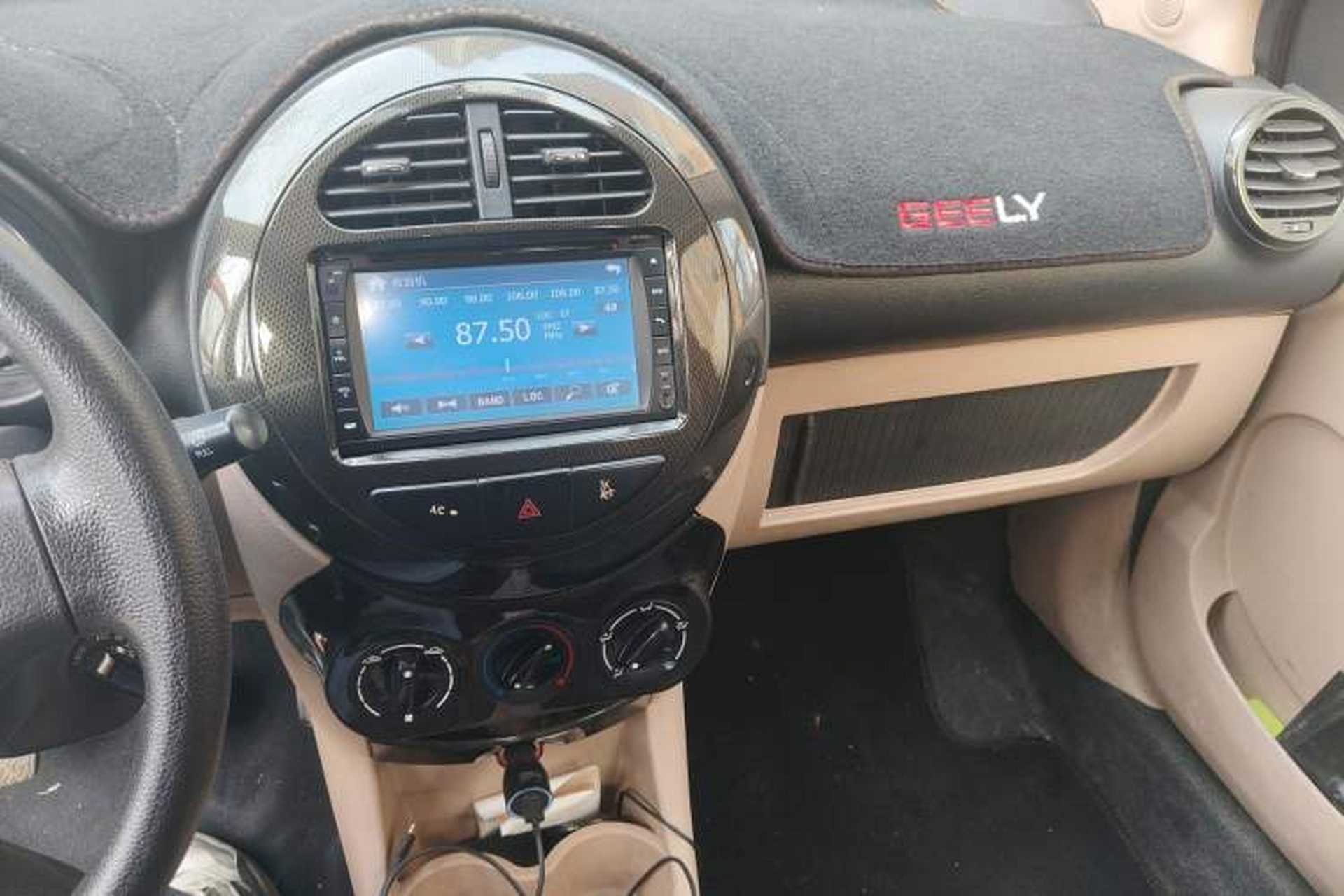 Used Geely Auto Panda Classic 2013 1.0L Manual Elite Model Audio And AC Panel
