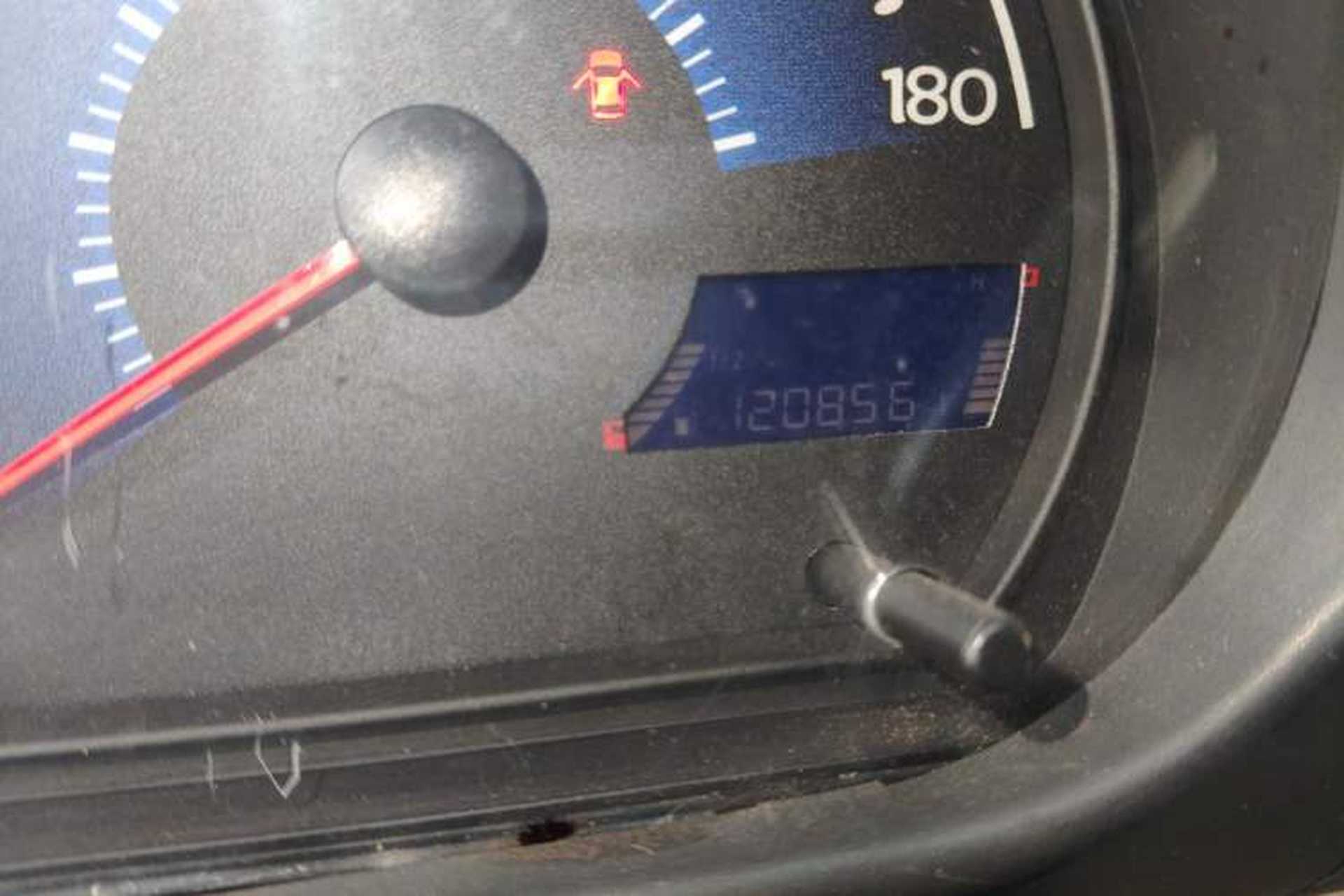 Used Geely Auto Panda Classic 2013 1.0L Manual Elite Model Odometer Close Up