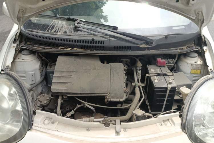 Used Geely Auto Panda Classic 2013 1.0L Manual Entry-Level Model Engine Bay