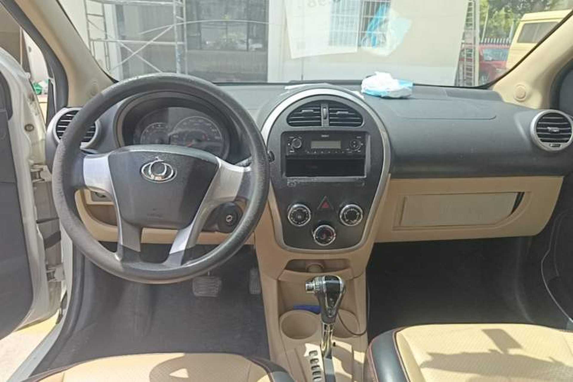Used Geely Auto Panda Classic 2014 CROSS 1.5L Automatic Elite Model Audio And AC Panel