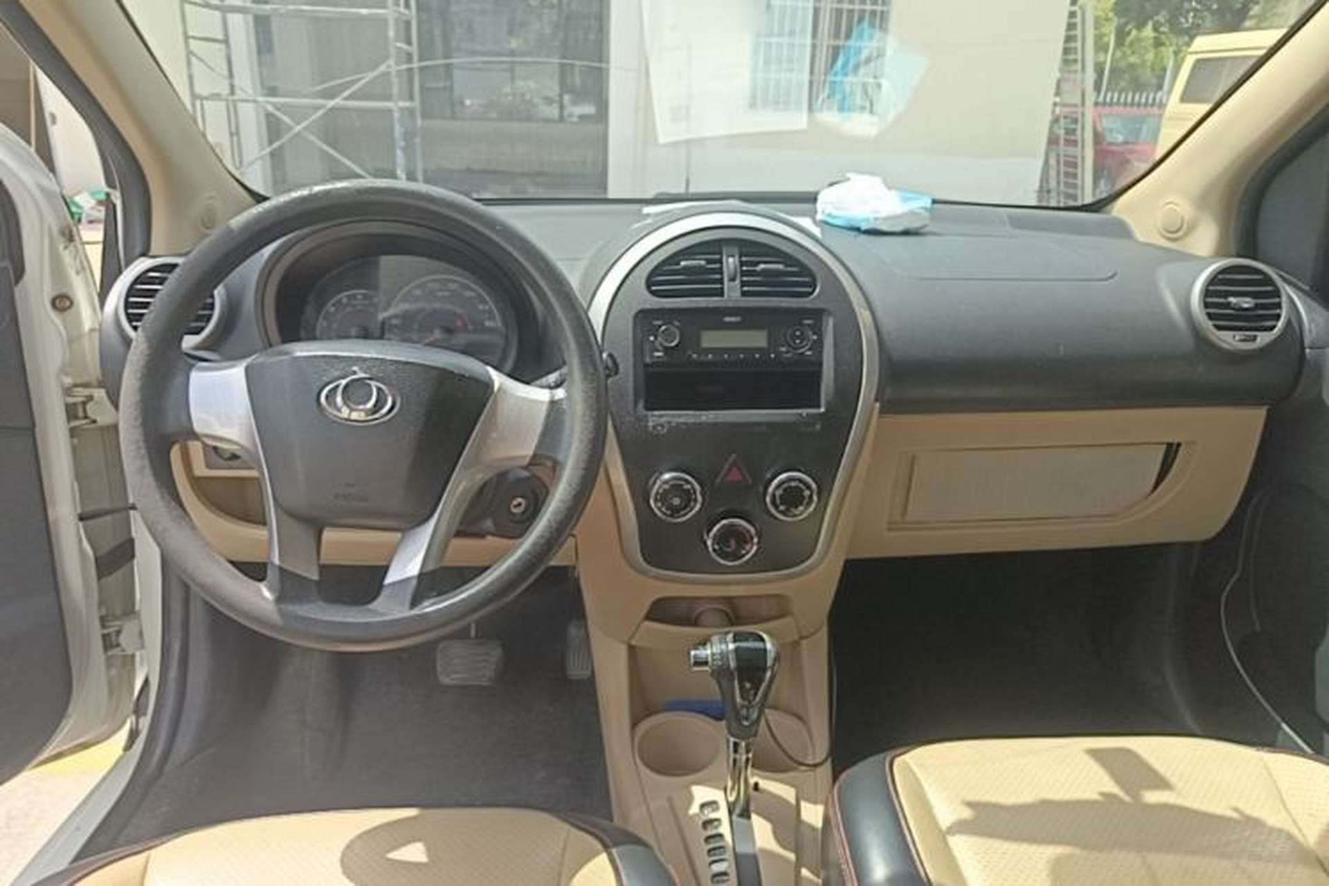 Used Geely Auto Panda Classic 2014 CROSS 1.5L Automatic Elite Model Center Console