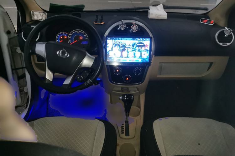 Used Geely Auto Panda Classic 2014 CROSS 1.5L Automatic Entry Model Center Console