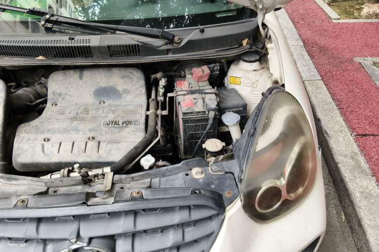 Used Geely Auto Panda Classic 2014 CROSS 1.5L Automatic Elite Model Engine Bay Left