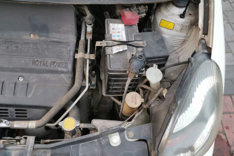 Used Geely Auto Panda Classic 2014 CROSS 1.5L Automatic Entry Model Engine Bay Left