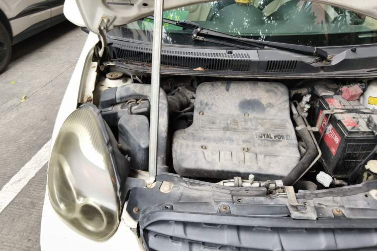 Used Geely Auto Panda Classic 2014 CROSS 1.5L Automatic Elite Model Engine Bay Right