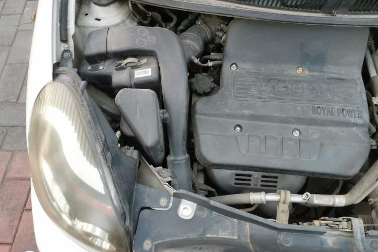 Used Geely Auto Panda Classic 2014 CROSS 1.5L Automatic Entry Model Engine Bay Right