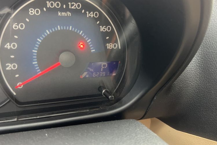 Used Geely Auto Panda Classic 2014 CROSS 1.5L Automatic Elite Model Odometer Close Up